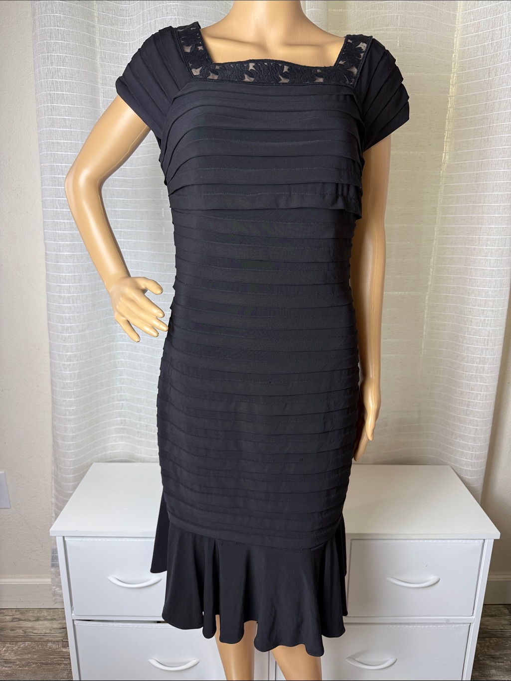 Adrianna Papell Black Layered Midi Dress With Lace Square Neckline, 8